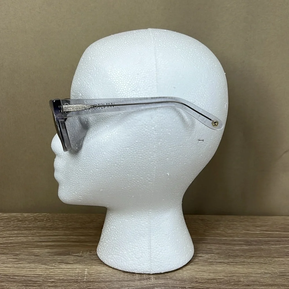 WILDFOX couture gray sunglasses